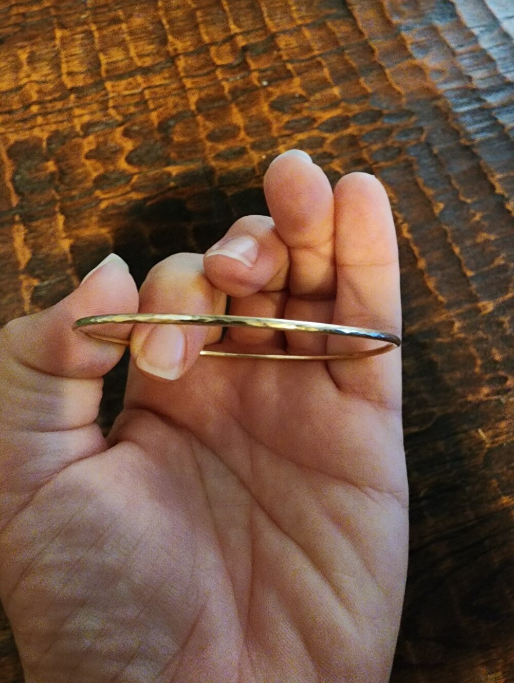 Yearly Co Hammered Bracelet Bangle - Picture 4 of 5